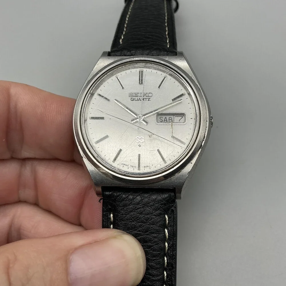 Vintage Seiko Quartz Mens Watch 37mm Date 7123-8239 Cracked Crystal New Battery
